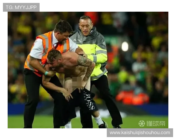 英超球员被扯掉球裤的尴尬瞬间盘点